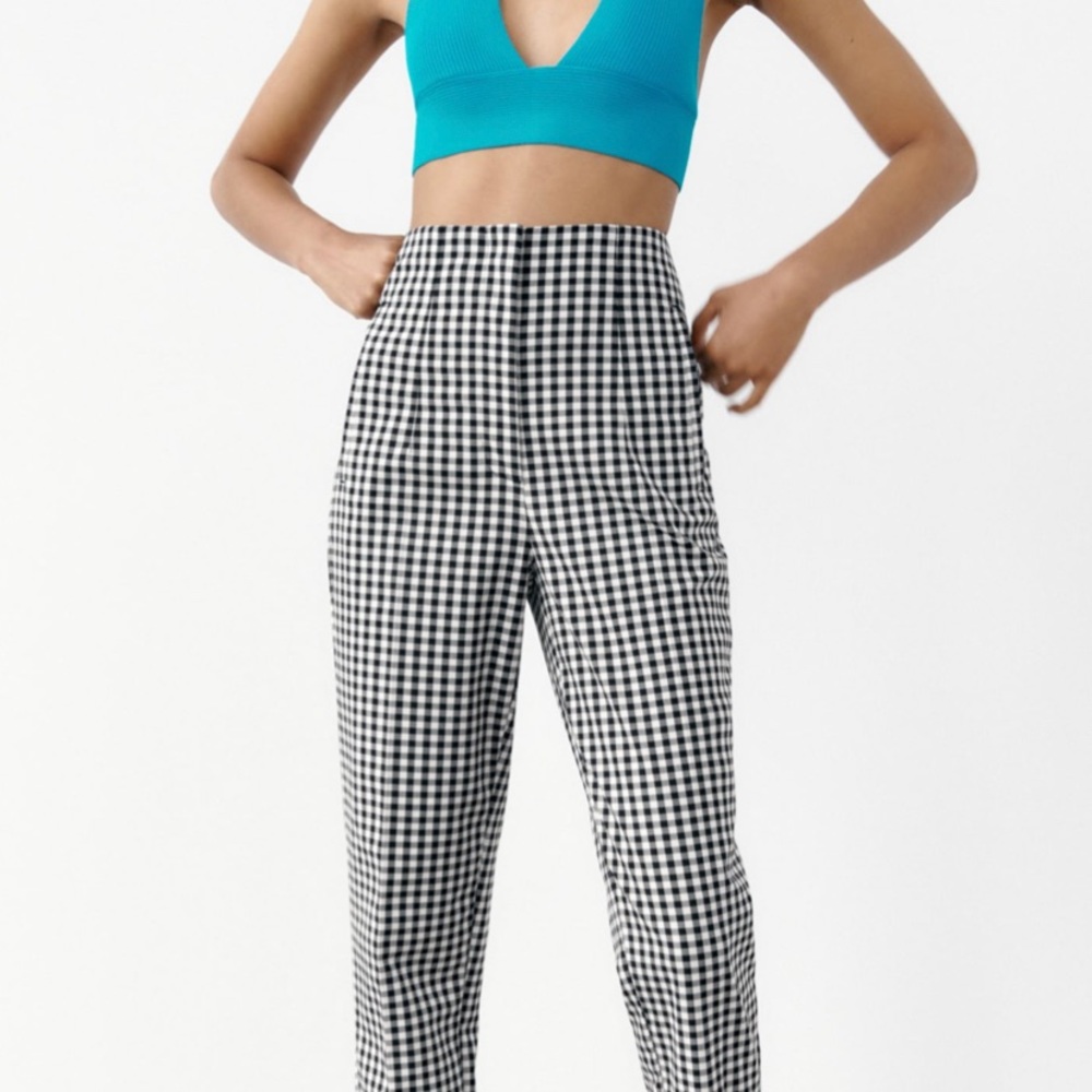 Zara leggings in size X-LARGE